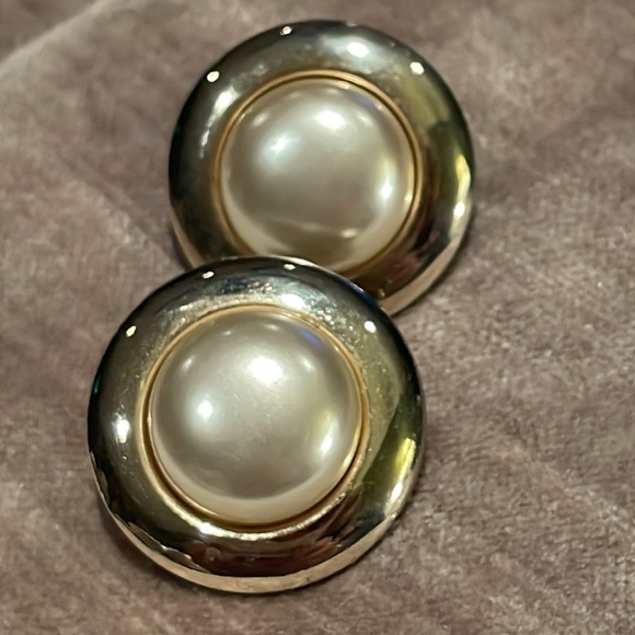 Vintage 80’s Sarah Coventry Pearl Clip On Signed Earrings Gold - Picture 5 of 5